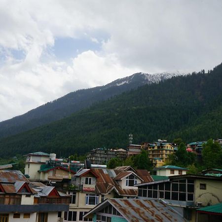 Hotel Magnolia Mallroad Manali Exteriör bild