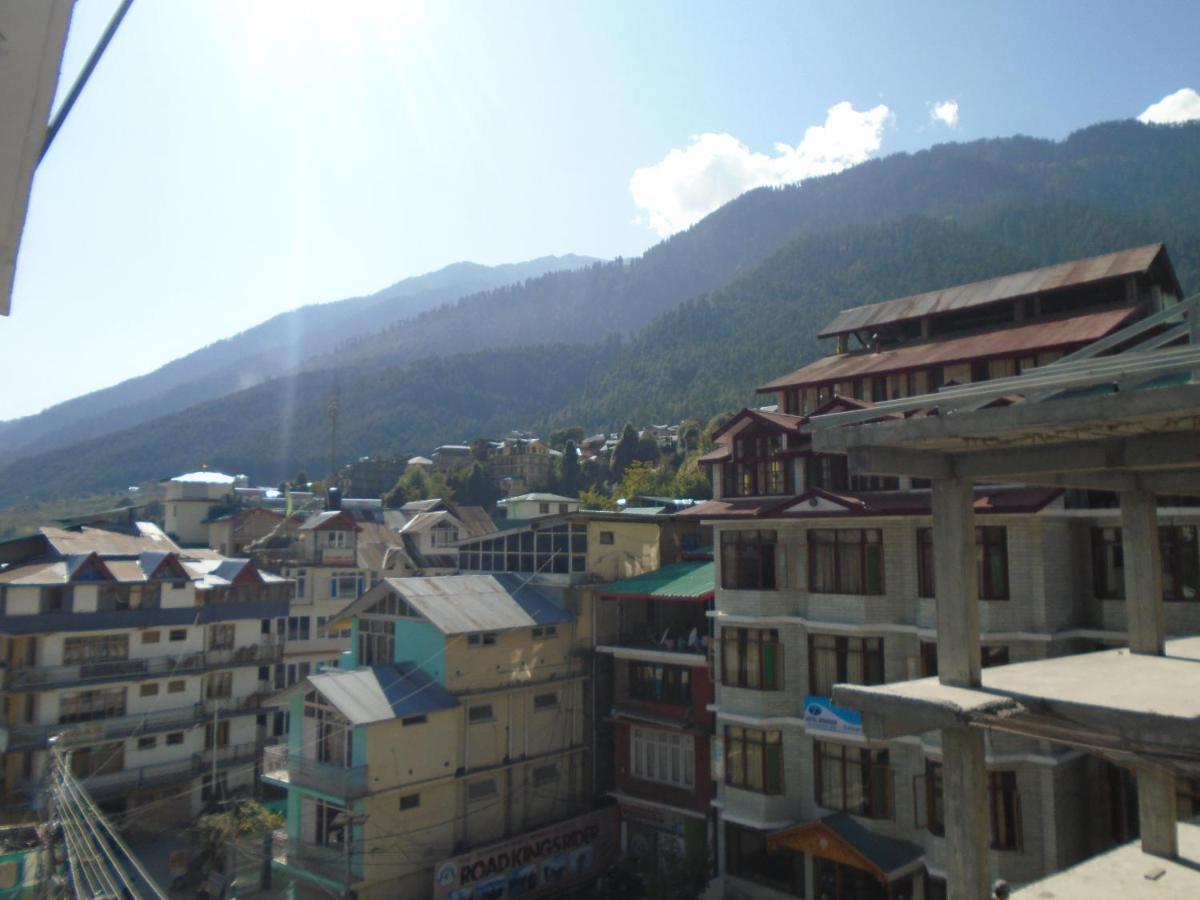 Hotel Magnolia Mallroad Manali Exteriör bild