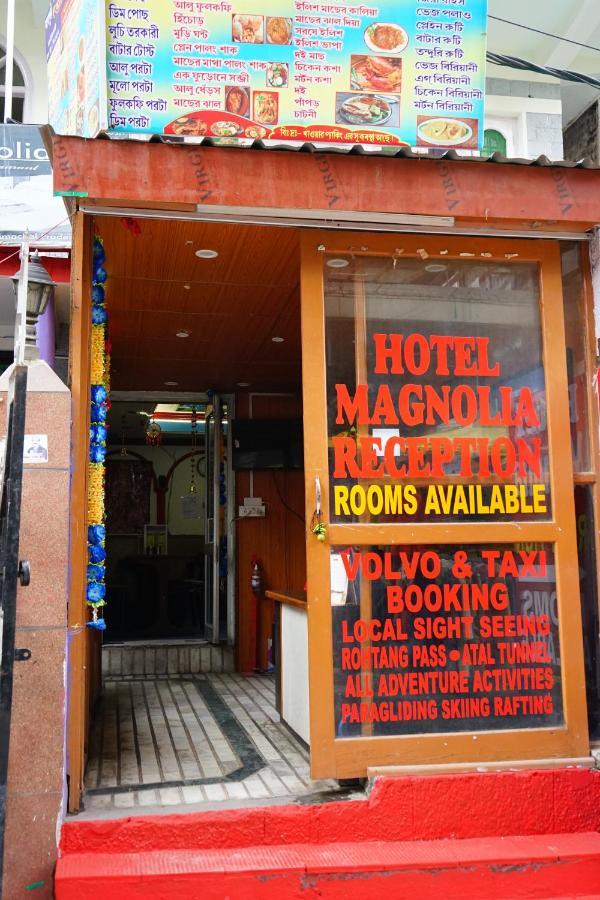 Hotel Magnolia Mallroad Manali Exteriör bild
