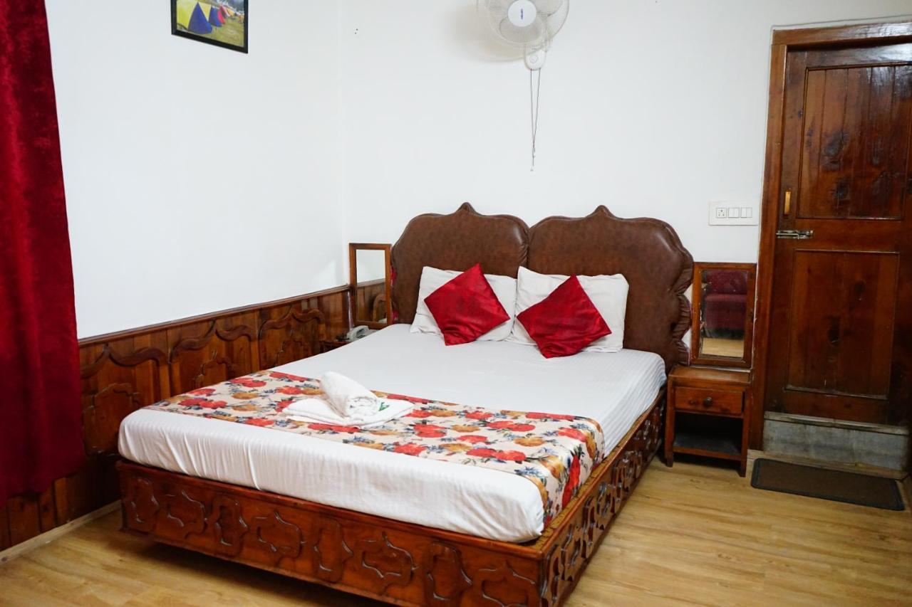 Hotel Magnolia Mallroad Manali Exteriör bild