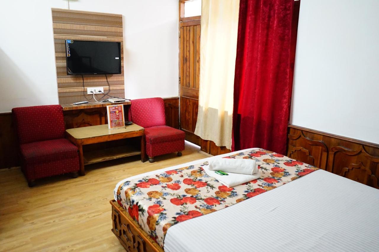 Hotel Magnolia Mallroad Manali Exteriör bild