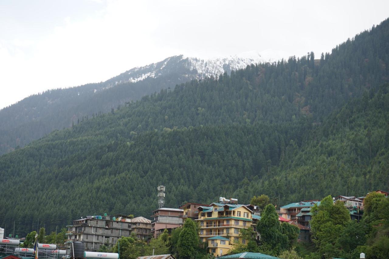 Hotel Magnolia Mallroad Manali Exteriör bild