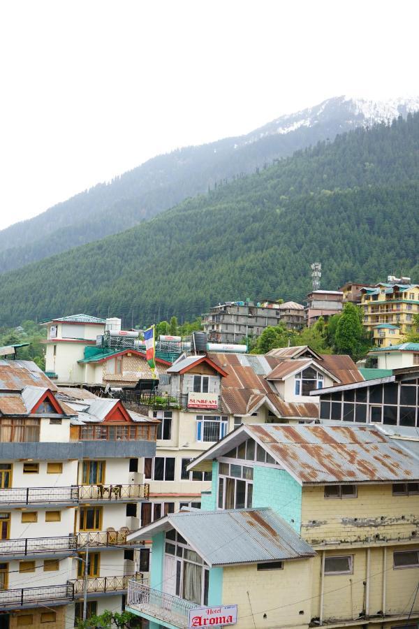 Hotel Magnolia Mallroad Manali Exteriör bild